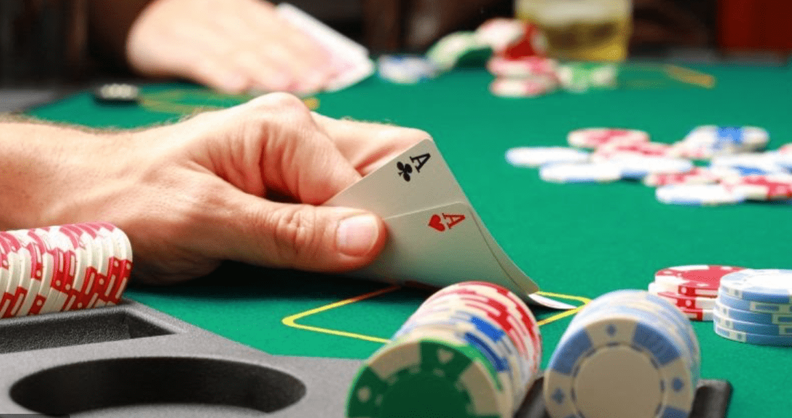  Meo doan biet y dinh cua doi thu trong van Poker