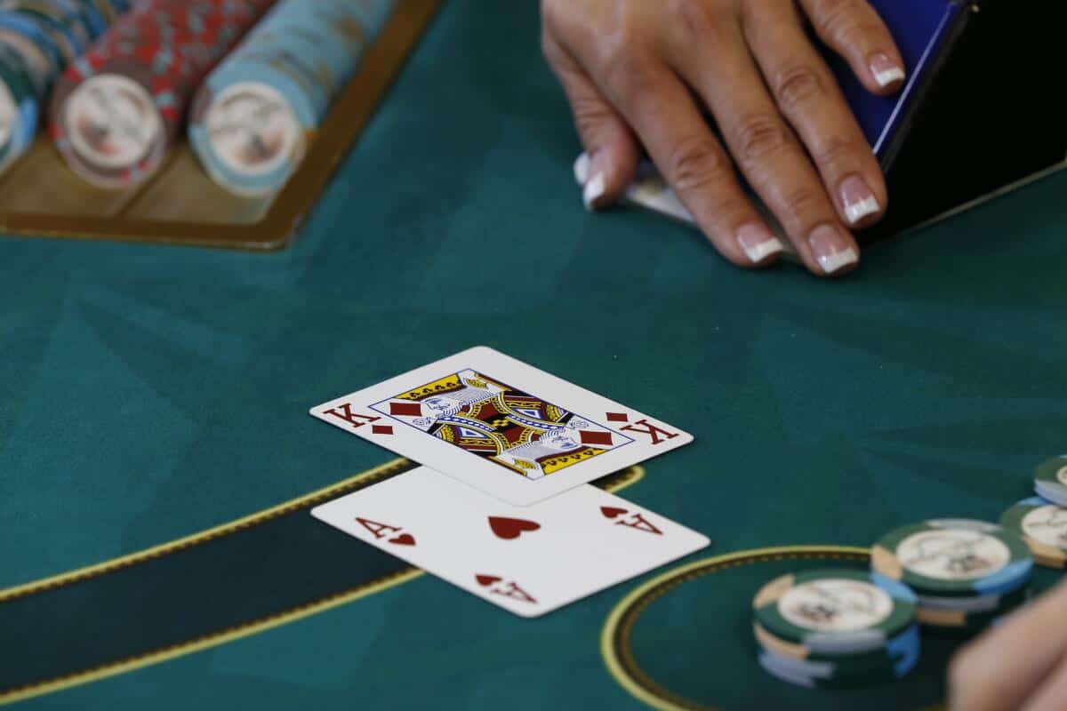 Một vài gợi ý giúp cho bạn thắng trong bài Blackjack dễ dàng hơn
