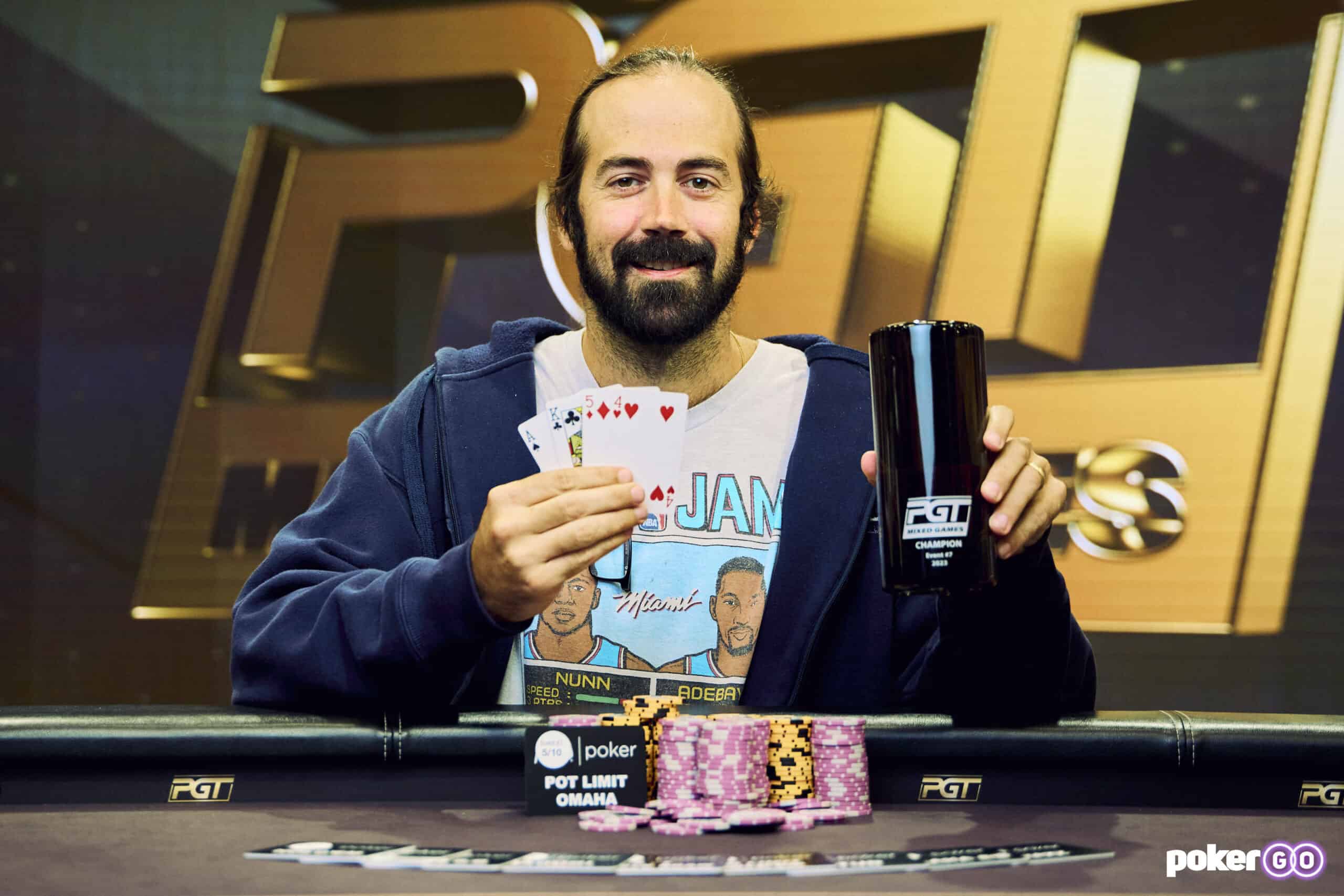 Sảnh là gì? Làm thế nào nhận biết Sảnh trong Poker online?