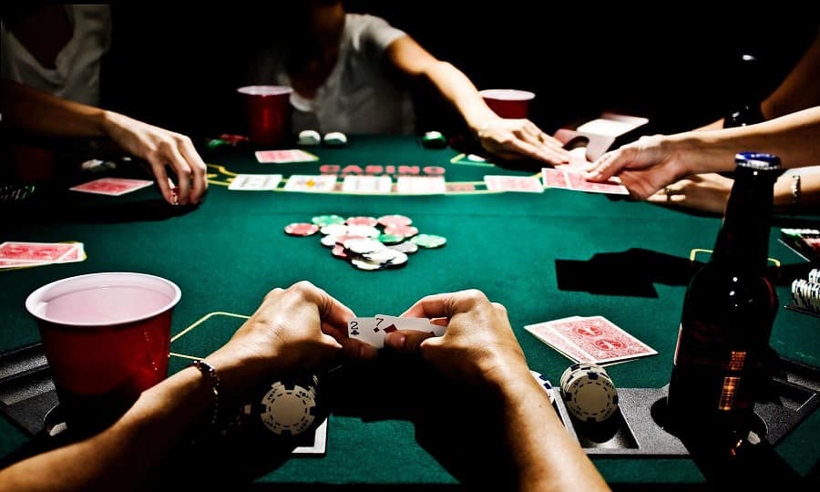 Cách đả bại đối thủ trong game bài Poker cực đơn giản để kiếm tiền